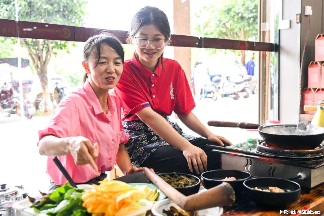 全网追的“扁担女孩”，找了一份暑假工，时薪12元 - 锦州生活资讯 - 锦州28生活网 jinzhong.28life.com